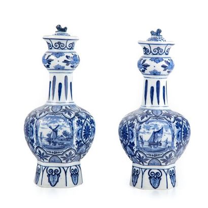 null DELFT kind of
Pair of blue earthenware vases with neck and bulb. blue camaieu...