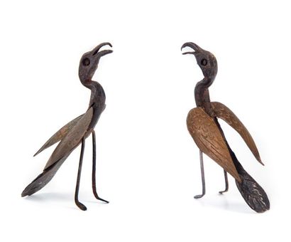 null IRAN or INDIA
Two birds in chiselled brass