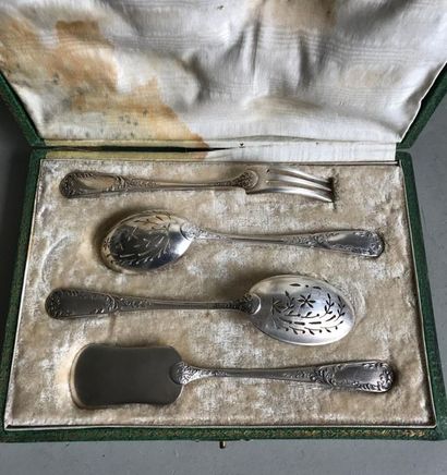 null Hors d'oeuvre service in moulded silvery metal and chiselled with foliage and...