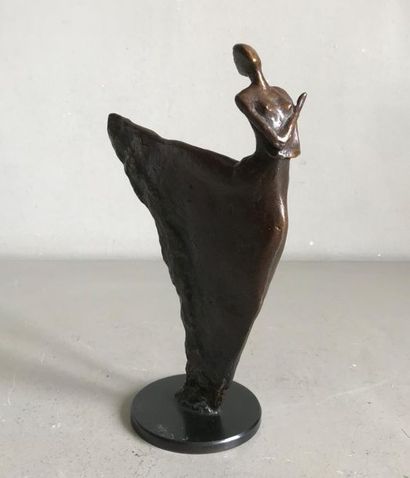 null ISCA - ECOLE MODERNE
Dancer in long
dress Bronze with shaded
brown patina Cast...