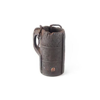 null NEPAL.
Very old wooden milk jug inlaid with a deep dark patina.
H . 16 cm Diam...