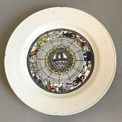 null SALINS
earthenware Large round dish with border in brace with central polychrome...