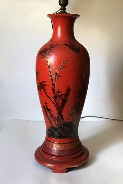 null CHINA (?) Baluster-shaped
lamp in lacquered wood with golden bamboo decoration...