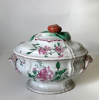 null MARSEILLE kind of popular earthenware 
soup tureen with polychrome flowers decoration....