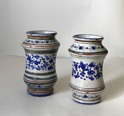 null Two albarelli earthenware vases with oak leaf decoration in the Florentine style...