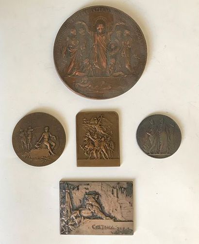 null Collection of medals and plaques (5 pieces) in patinated bronze representing...