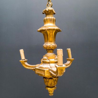 Important chandelier with three light arms...