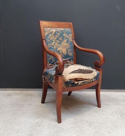 null Mahogany armchair with straight back and sabre
legs H.: 95 cm 
(Accidents to...