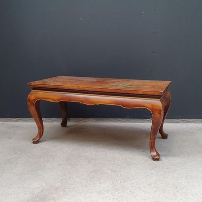 null CHINE - Moderne
Table basse en bois laqué
H. : 43,5 cm ; L. : 90 cm ; P. : 45...