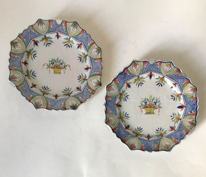 ROUEN ROUEN - kind of GUILLEBAUD
Pair of small polygonal earthenware dishes with...