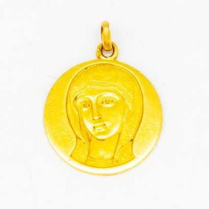 Medal in yellow gold Virgin Mary Weight:...