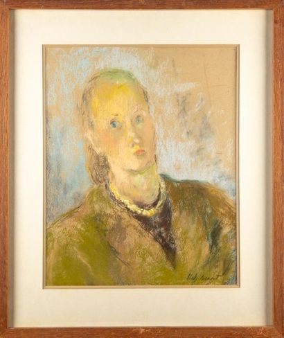 DORAT-IBELS Charlotte DORAT-IBELS (1904 -?) Portrait de femme au collier Pastel Signé...