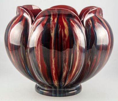 Large ribbed cachepot in flamed enamelled...