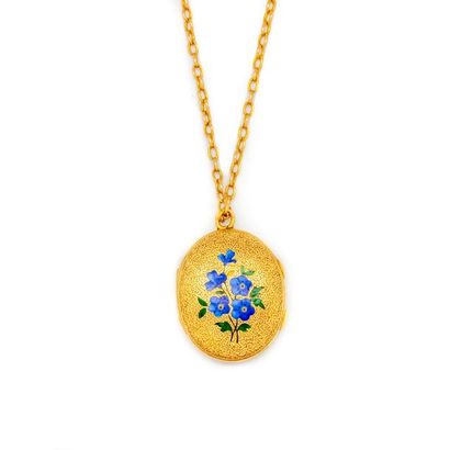 null Yellow gold pendant forming a medallion photo holder with enamelled flowers
Weight:...