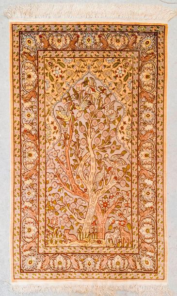 null Tapis Hereke soie et fils d'or - 115x69 cm