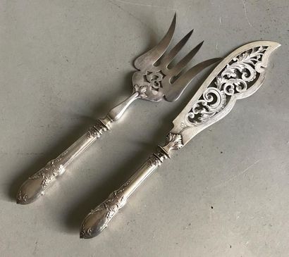 null Openwork silver plated metal fish cutlery on a silver handle filled (Minerva)...