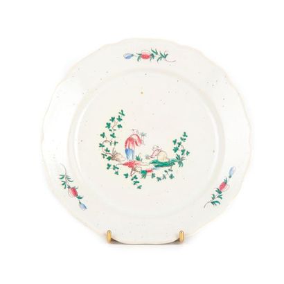 MARSEILLE MARSEILLE
Earthenware plate, Chinese decoration
Marque VP on the back
XVIIIth
D.....