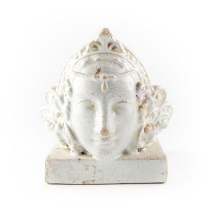 null Cracked
glazed earthenware Indian deity head Circa 1930 (?)
H. 26 cm