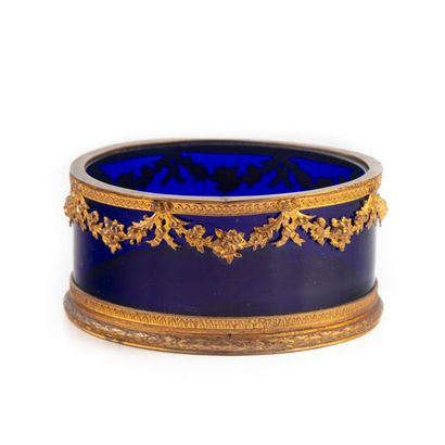 null Small box decorated with a metal frame decorated with garlands of flowers, blue...
