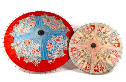 null Two Japanese umbrellas made of paper and bamboo
H.: 100 and 90 cm
