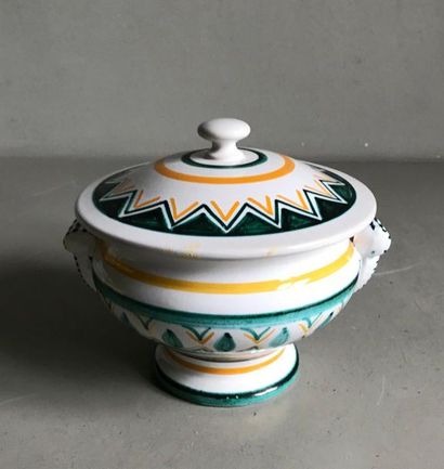 HB-QUIMPER Manufacture HB à QUIMPER 
Covered sugar bowl on polychrome enamelled earthenware...