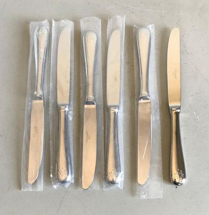 CHRISTOFLE CHRISTOFLE
Set of six cheese knives with silver plated metal handle engraved...