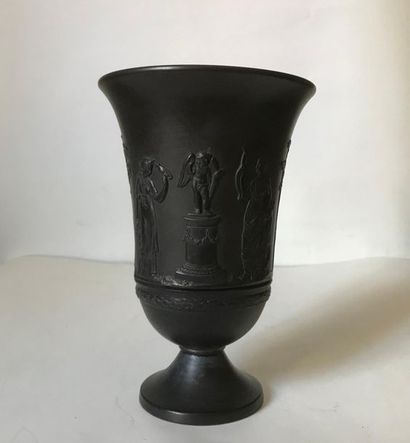 Wedgwood Manufacture de WEDGWOOD
Cup on ceramic pedestal with bronze patina chiselled...