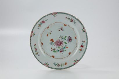 null COMPAGNIE DES INDES
Set of six enameled porcelain plates with flower design...