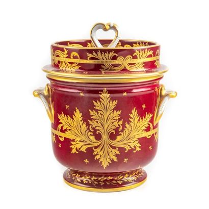 LE TALLEC Maison LE TALLEC in Paris
Porcelain covered ice bucket with gilded decoration...