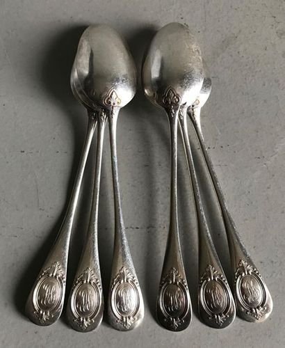 null Suite of six small silver spoons chiselled with a leaf medallion. Louis XVI...