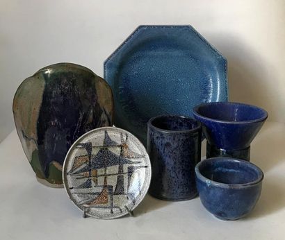 GIRAL GIRAL and miscellaneous ... 
 Set of six vases, bowl and plate in blue and...