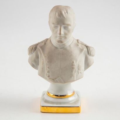 null Bust of Napoleon I in biscuit
Foot in enamelled porcelain