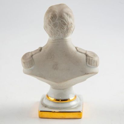 null Bust of Napoleon I in biscuit
Foot in enamelled porcelain