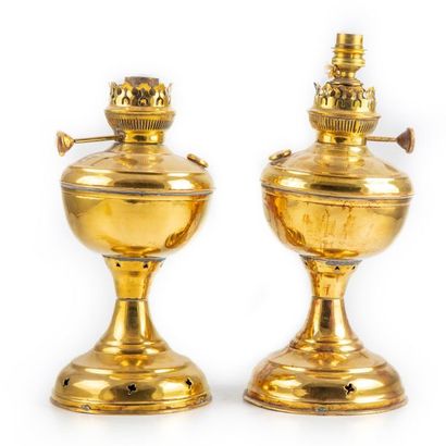 null Pair of brass lamps
H.: 29 cm
