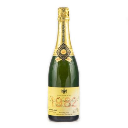 null 1 bouteille CHAMPAGNE 1982 Cuvée Royale Joseph Perrier (étiquette fanée, dé...