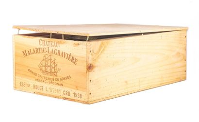  12 bouteilles CHATEAU MALARTIC LAGRAVIERE 1998 CC Pessac, caisse bois d'origine