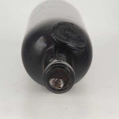 null 1 bouteille CHATEAU LAFITTE 1905 1er GCC Pauillac (niveau mi épaule/bas, sans...