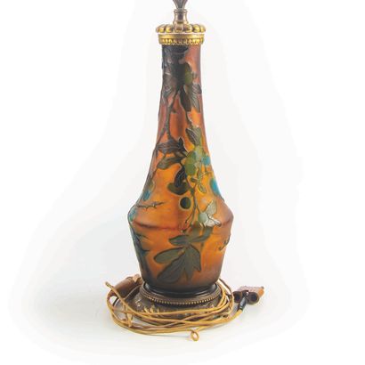 null Emile GALLE (1846-1904)

Lamp base vase made of multilayered acid-etched glass...