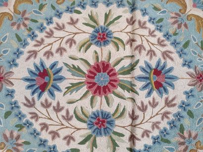 null Petit tapis en laine de motifs floraux 

177 x 118

(Petites usures)