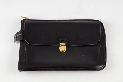 null LANCEL

Black leather evening clutch. 

L.: 20,5 cm