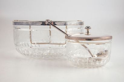 null Vine engraved crystal caviar cooler, silver metal frame. 

H. : 9 cm ; D. :...