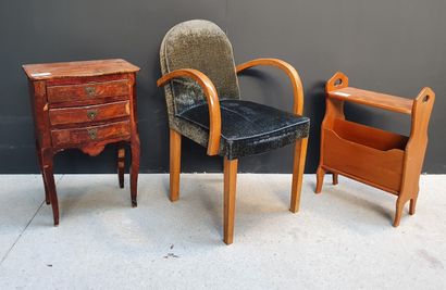 null Set of furniture including a natural wood armchair in the taste of the 30s,...