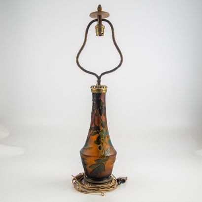 null Emile GALLE (1846-1904)

Lamp base vase made of multilayered acid-etched glass...