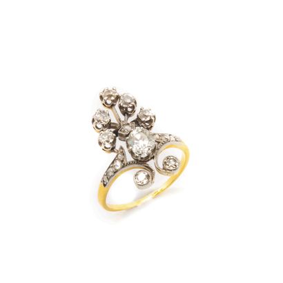 null Around 1910

Yellow gold ring set with a paving of old cut diamonds

Gross weight:...