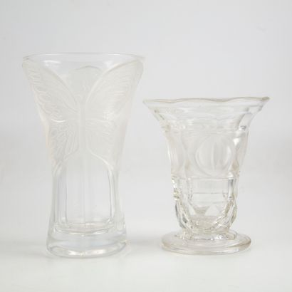 null Crystal vase with opalescent butterfly motifs. A crystal vase with geometric...