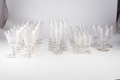 null Partie de service de verres en cristal comprenant 10 verres à eau, 11 verres...