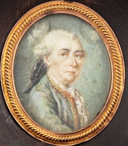 ECOLE FRANCAISE ECOLE FRANCAISE de la fin du XVIIIe
Portrait d'homme au cadogan
Miniature...