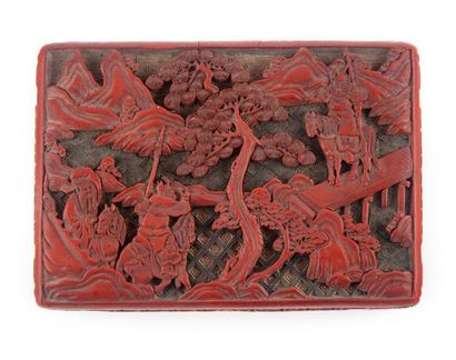 CHINE CHINA - XIXth
Rectangular lacquer box with relief decoration in cinnabar red...