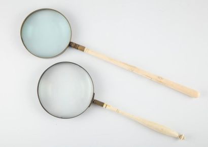 null Two long magnifying glasses with ivory handles
19th Century
L.: 38 and 31 c...