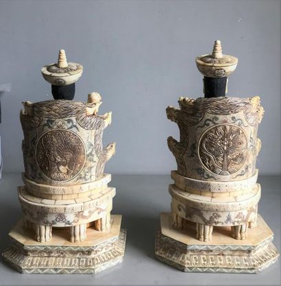 CHINE CHINA - 20th century
Couple of dignitaries sitting in carved, engraved and...
